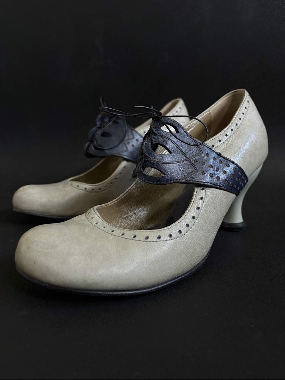 John Fluevog Mollie Johnson Two-Tone Leather Mary Jane Heels 7.5